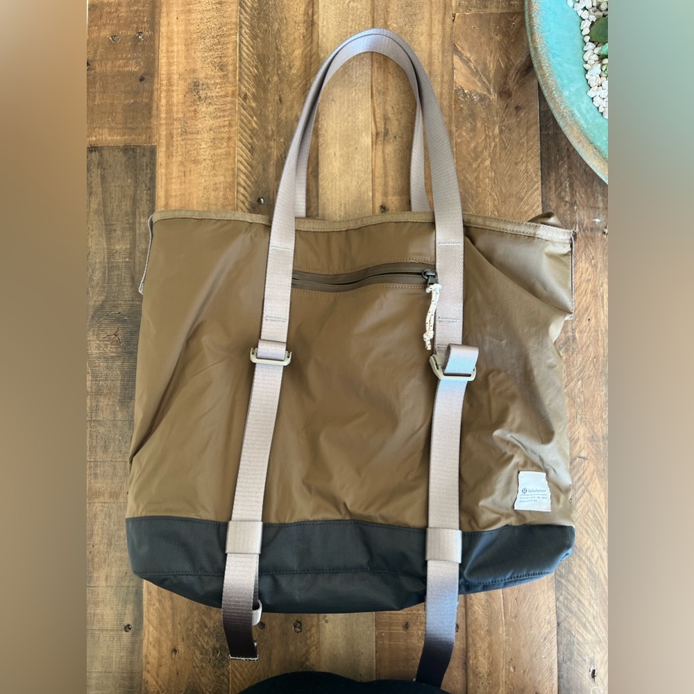 Lululemon tote